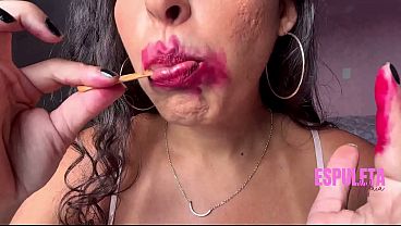 Video sensorial ASMR – passando batom e chupando sorvete